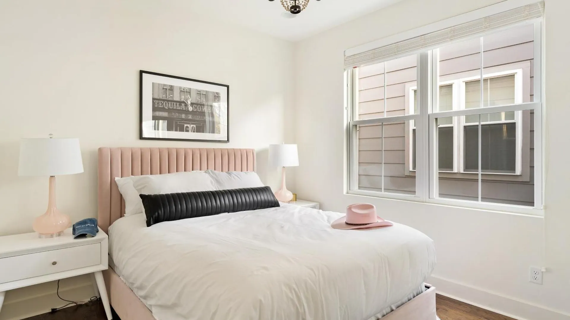 Holiday home Hart Suite 16 By Avantstay Gorgeous Town House W Modern Amenities In Nashville